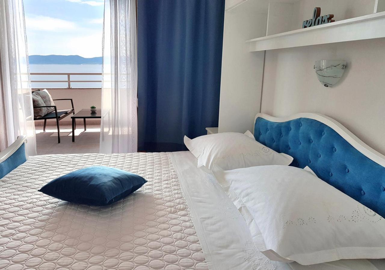 Skalinada With Sea View Apartment