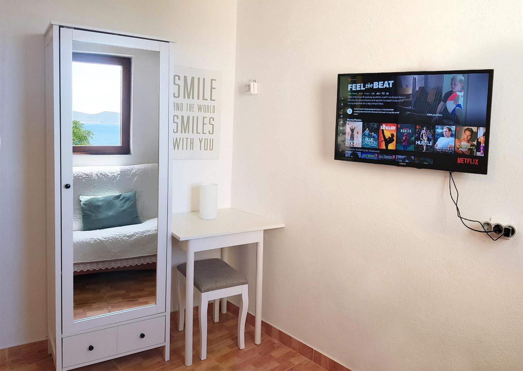Apartment Skalinada With Sea View