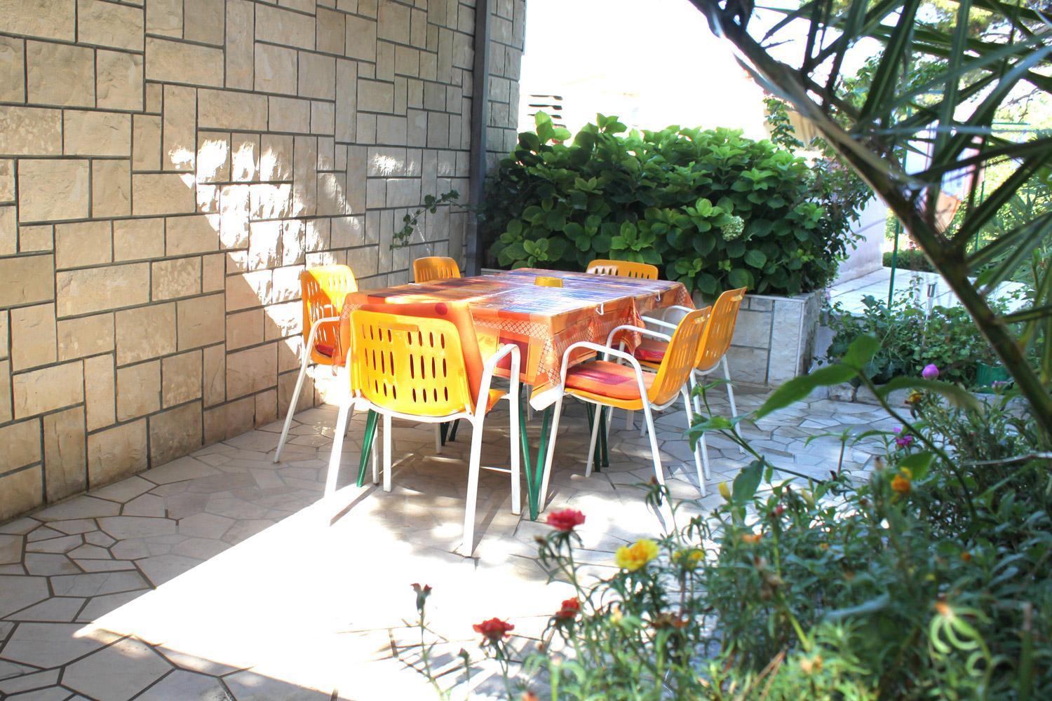 Apartment Skalinada With Sea View *